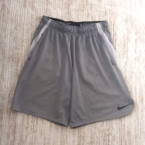 Men's Nike Gray Swoop Logo Athletic 9" Inseam Shorts size Medium
